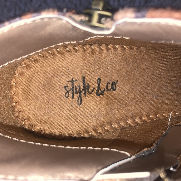 Style & Co Healed Boots - Women’s size 6.5 - Picture 2 of 5